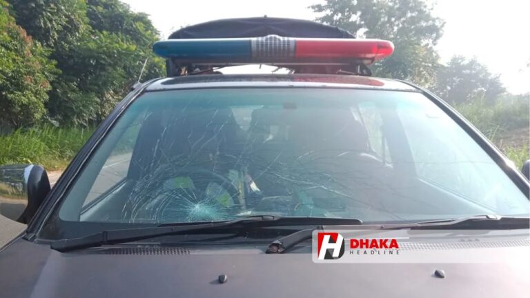 শরীয়তপুরের নাওডোবা এলাকায় সড়ক অবরোধ, ট্রাকে আগুন ও পুলিশের গাড়িতে ককটেল নিক্ষেপ